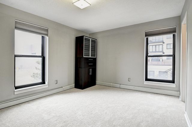 50 Groveland Terrace C209, Minneapolis, MN 55403