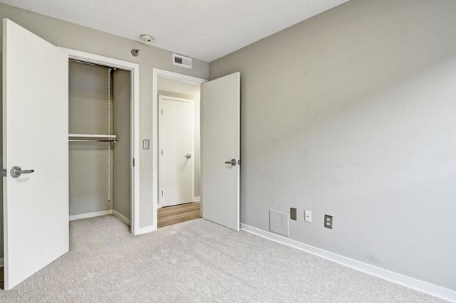 50 Groveland Terrace C209, Minneapolis, MN 55403