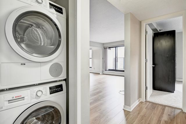 50 Groveland Terrace C209, Minneapolis, MN 55403