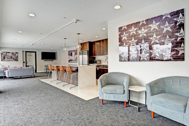 50 Groveland Terrace C209, Minneapolis, MN 55403