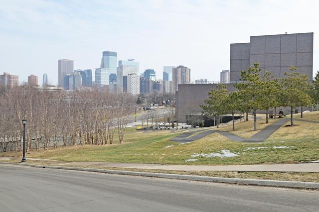 50 Groveland Terrace C209, Minneapolis, MN 55403