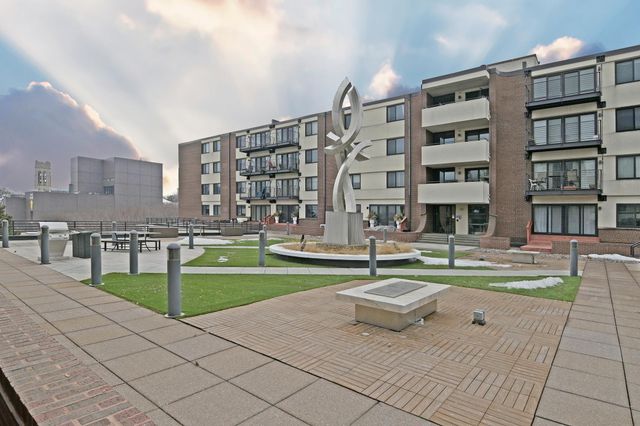 50 Groveland Terrace C209, Minneapolis, MN 55403