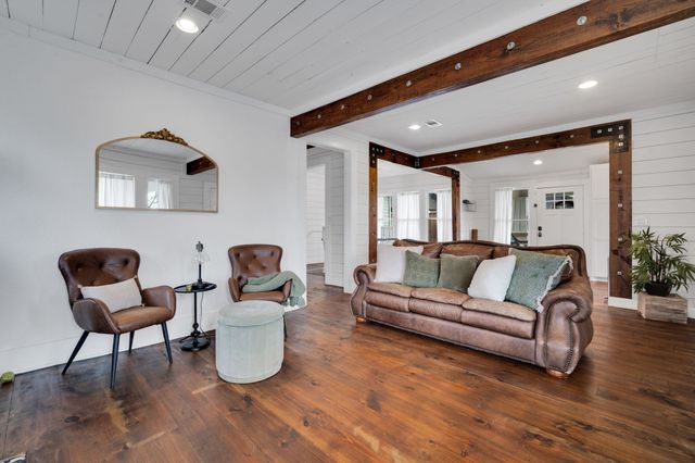 111 Mckenzie Street, Waxahachie, TX 75165