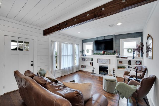 111 Mckenzie Street, Waxahachie, TX 75165