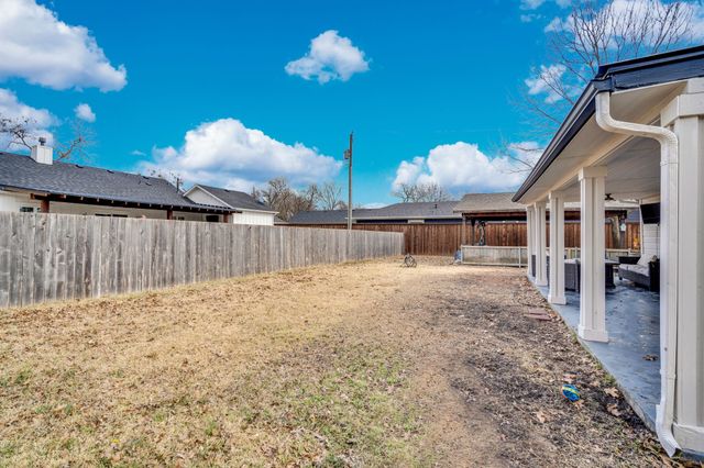 111 Mckenzie Street, Waxahachie, TX 75165