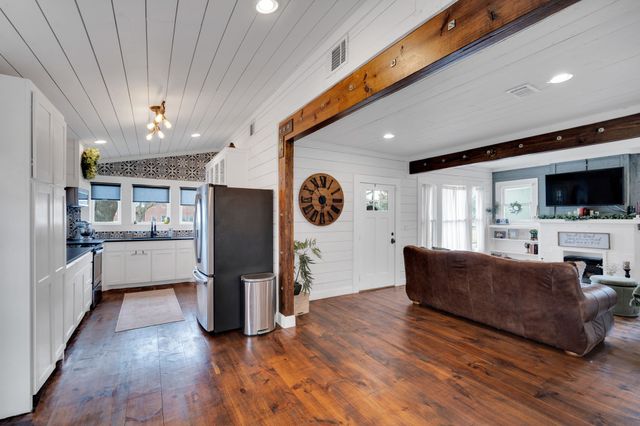 111 Mckenzie Street, Waxahachie, TX 75165