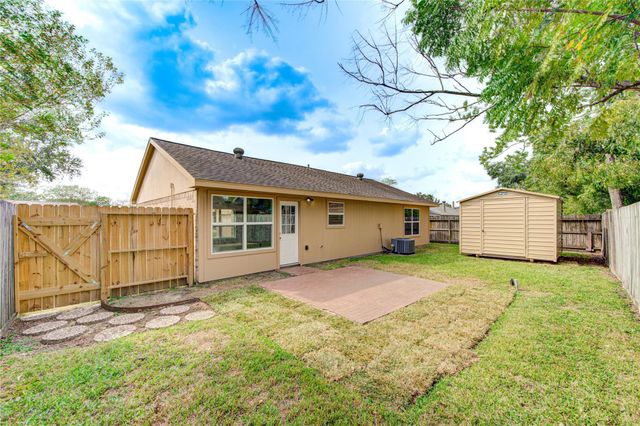 328 Meadow Wood Court, League City, TX 77573