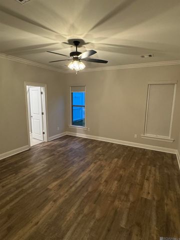 10606 Highland Lakes Dr, Denham Springs, LA 70726