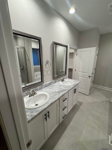 10606 Highland Lakes Dr, Denham Springs, LA 70726