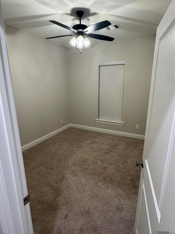 10606 Highland Lakes Dr, Denham Springs, LA 70726