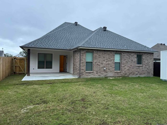 10606 Highland Lakes Dr, Denham Springs, LA 70726