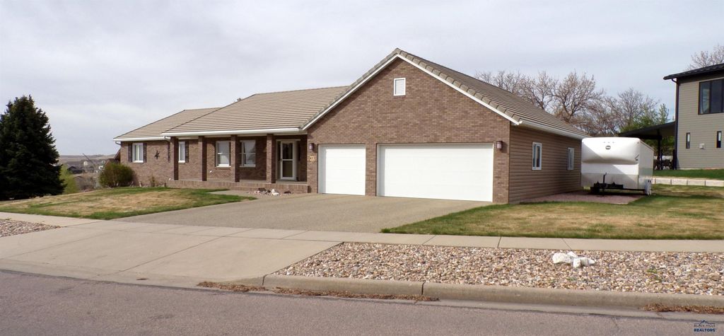417 ALTA VISTA DR, Rapid City, SD 57701