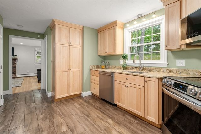 4 Brigham Ct, Natick, MA 01760