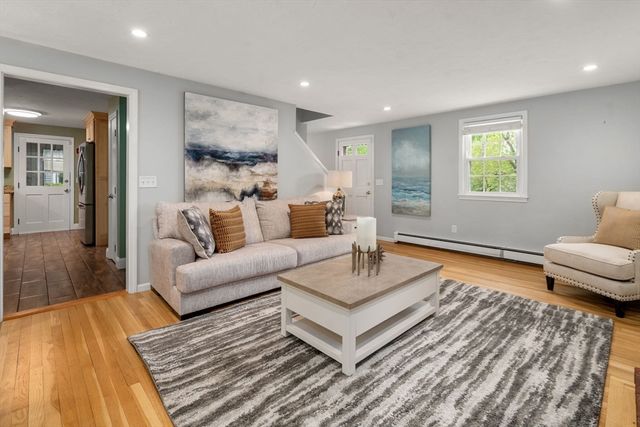 4 Brigham Ct, Natick, MA 01760