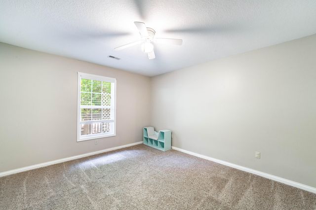 2020 MARTINSHIRE DR, Columbia, MO 65203