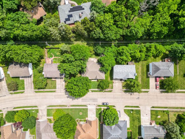 2020 MARTINSHIRE DR, Columbia, MO 65203