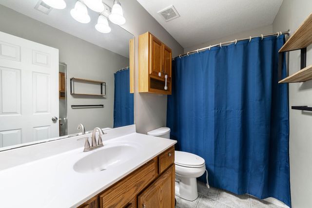 2020 MARTINSHIRE DR, Columbia, MO 65203