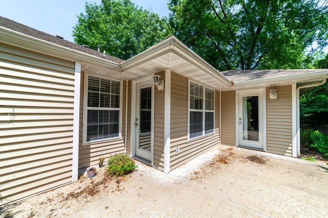 2020 MARTINSHIRE DR, Columbia, MO 65203