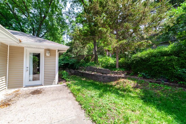 2020 MARTINSHIRE DR, Columbia, MO 65203