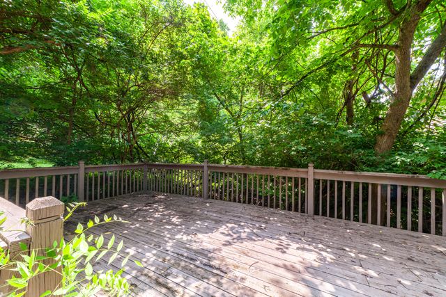 2020 MARTINSHIRE DR, Columbia, MO 65203