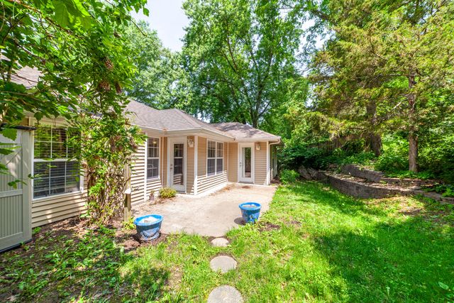 2020 MARTINSHIRE DR, Columbia, MO 65203