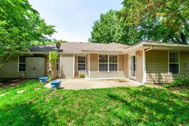 2020 MARTINSHIRE DR, Columbia, MO 65203