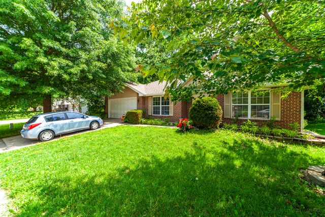 2020 MARTINSHIRE DR, Columbia, MO 65203