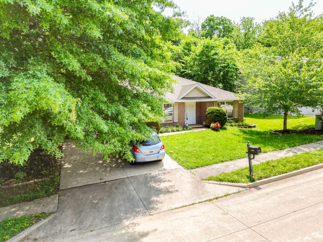 2020 MARTINSHIRE DR, Columbia, MO 65203