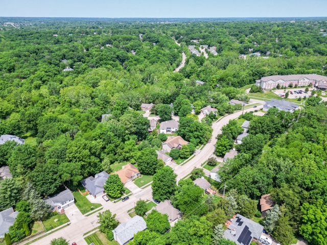2020 MARTINSHIRE DR, Columbia, MO 65203