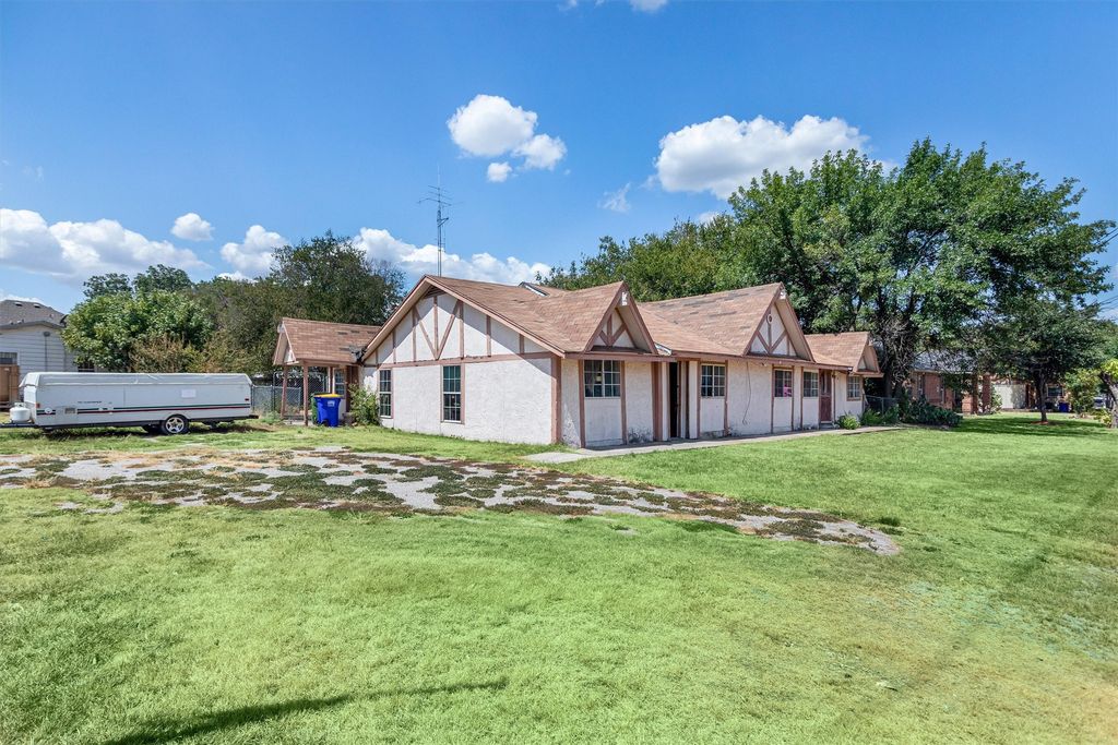 612 Meadow Park Drive, White Settlement, TX 76108 — photo 4