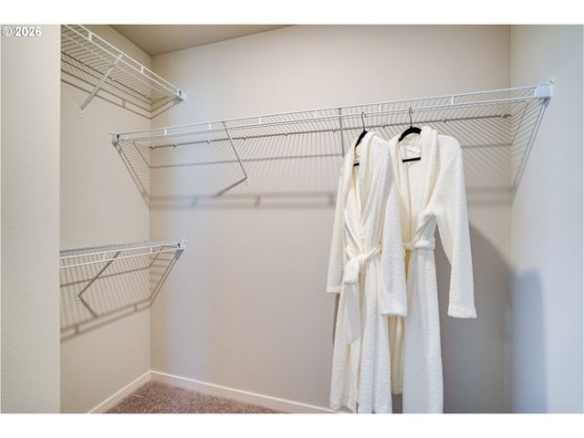 839 KIRKSEY St, Woodburn, OR 97071