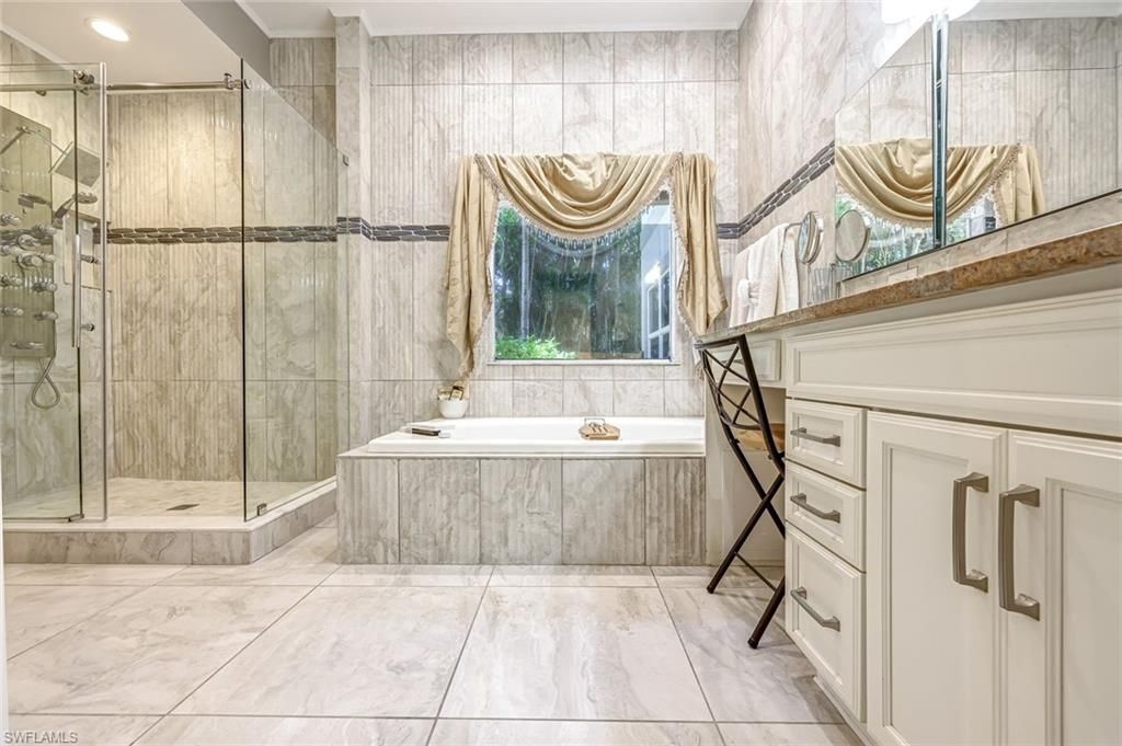 Image 12 of property listing at 1303 SE 20th CT, Cape Coral, FL 33990