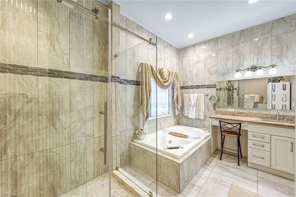 Image 13 of property listing at 1303 SE 20th CT, Cape Coral, FL 33990