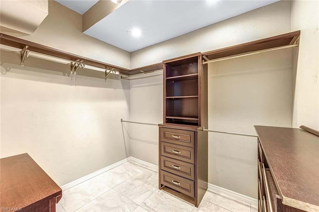 Image 14 of property listing at 1303 SE 20th CT, Cape Coral, FL 33990