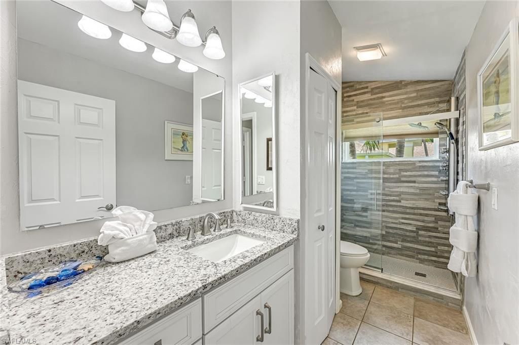 Image 16 of property listing at 1303 SE 20th CT, Cape Coral, FL 33990