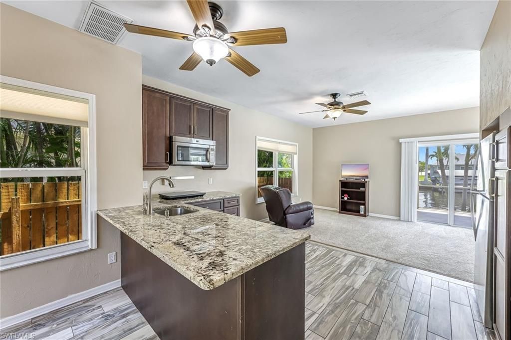 Image 19 of property listing at 1303 SE 20th CT, Cape Coral, FL 33990
