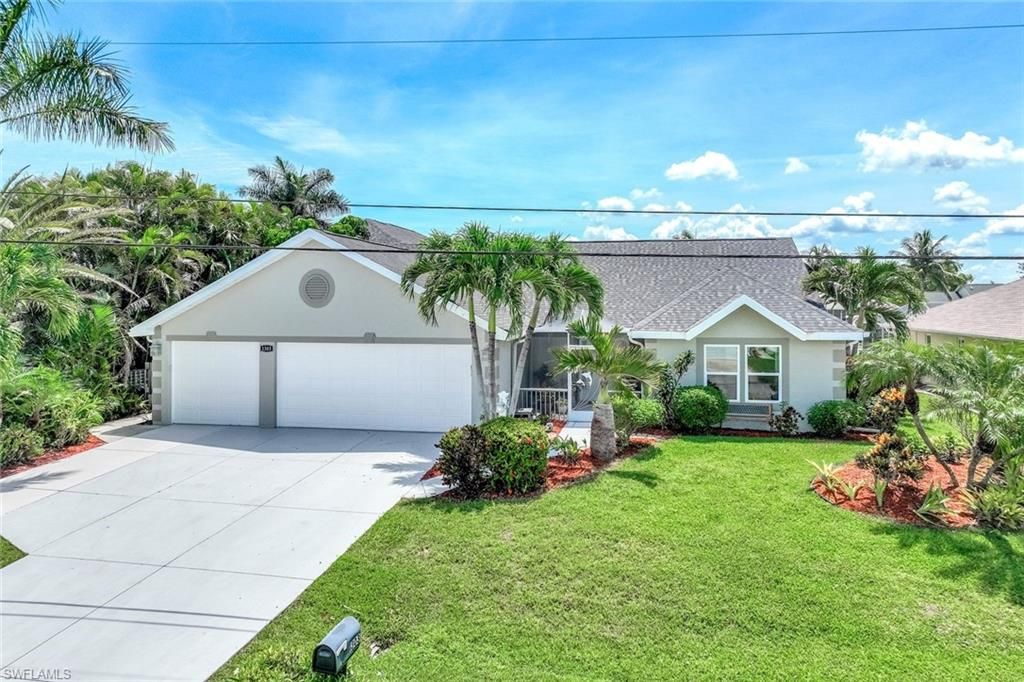 Image 2 of property listing at 1303 SE 20th CT, Cape Coral, FL 33990