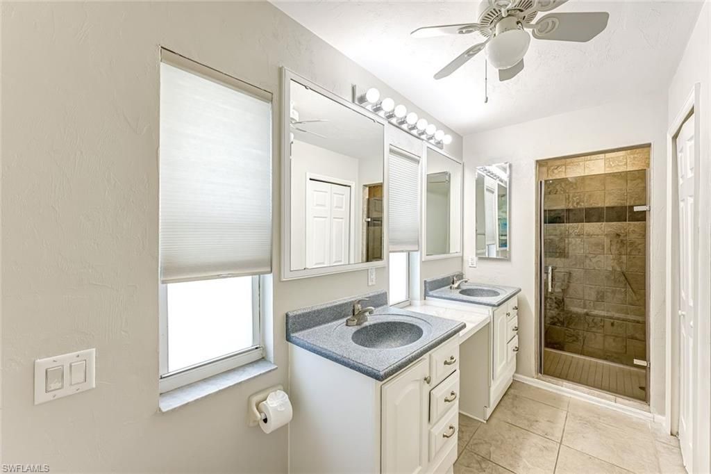 Image 23 of property listing at 1303 SE 20th CT, Cape Coral, FL 33990