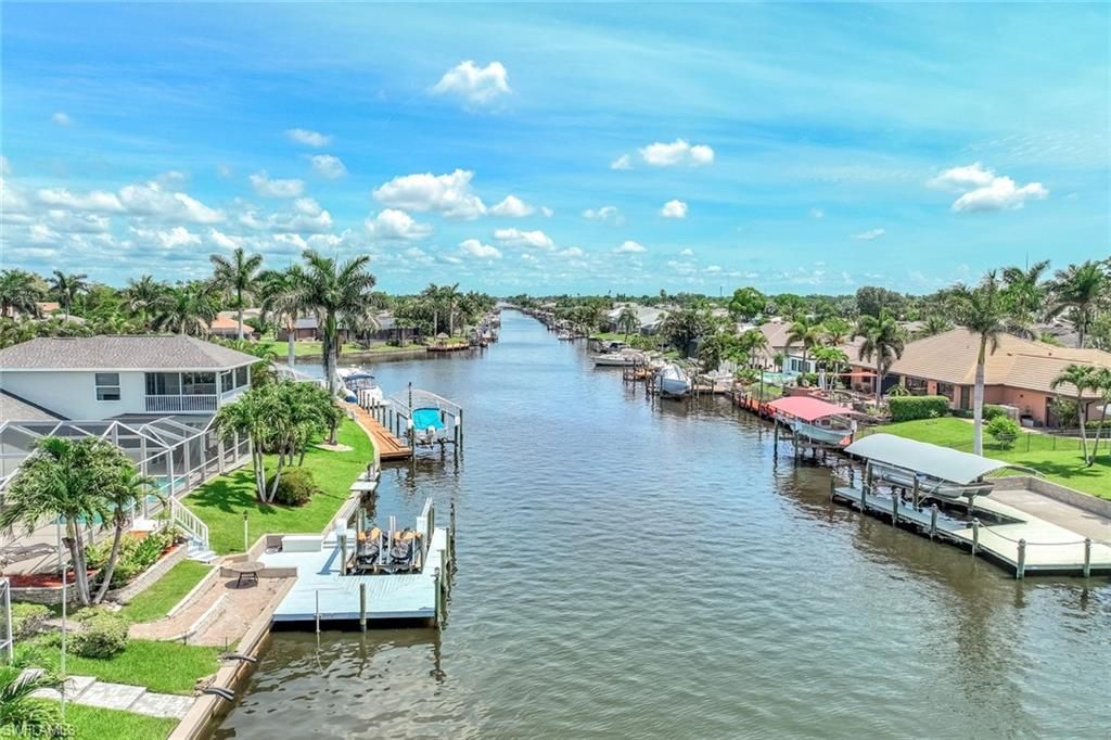 Image 29 of property listing at 1303 SE 20th CT, Cape Coral, FL 33990