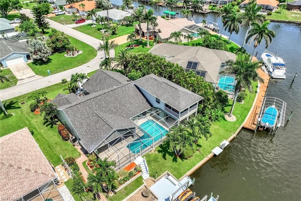 Image 30 of property listing at 1303 SE 20th CT, Cape Coral, FL 33990
