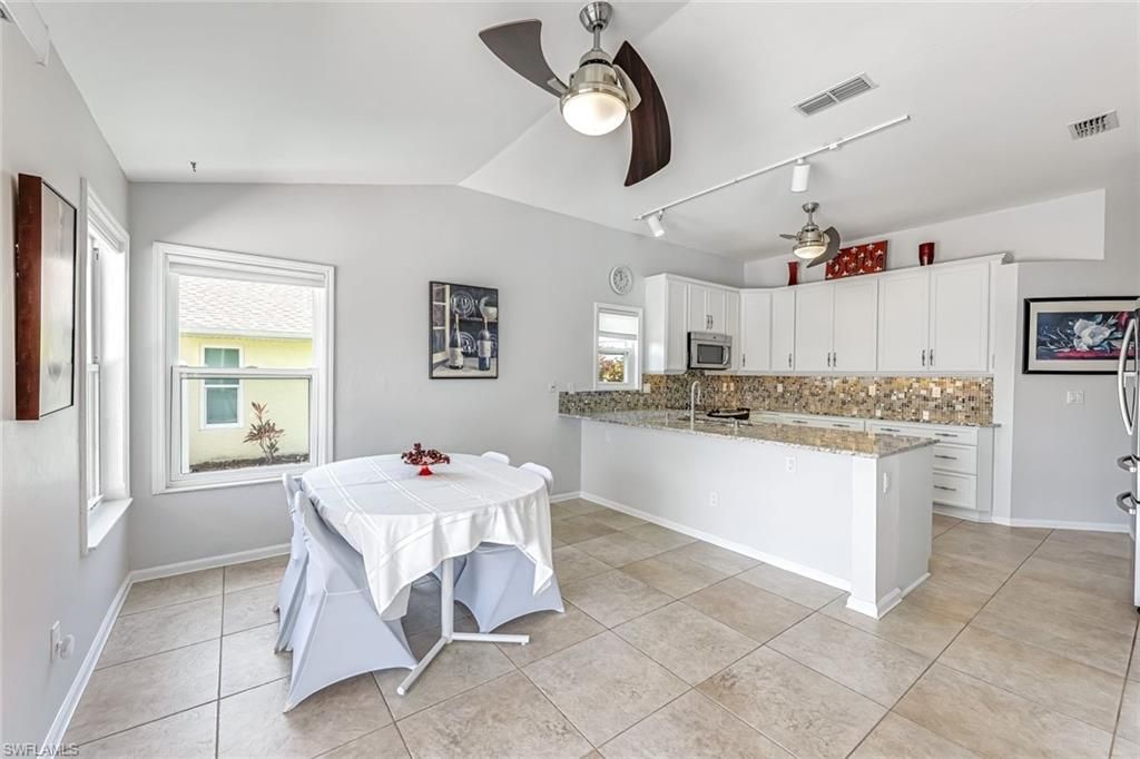 Image 37 of property listing at 1303 SE 20th CT, Cape Coral, FL 33990