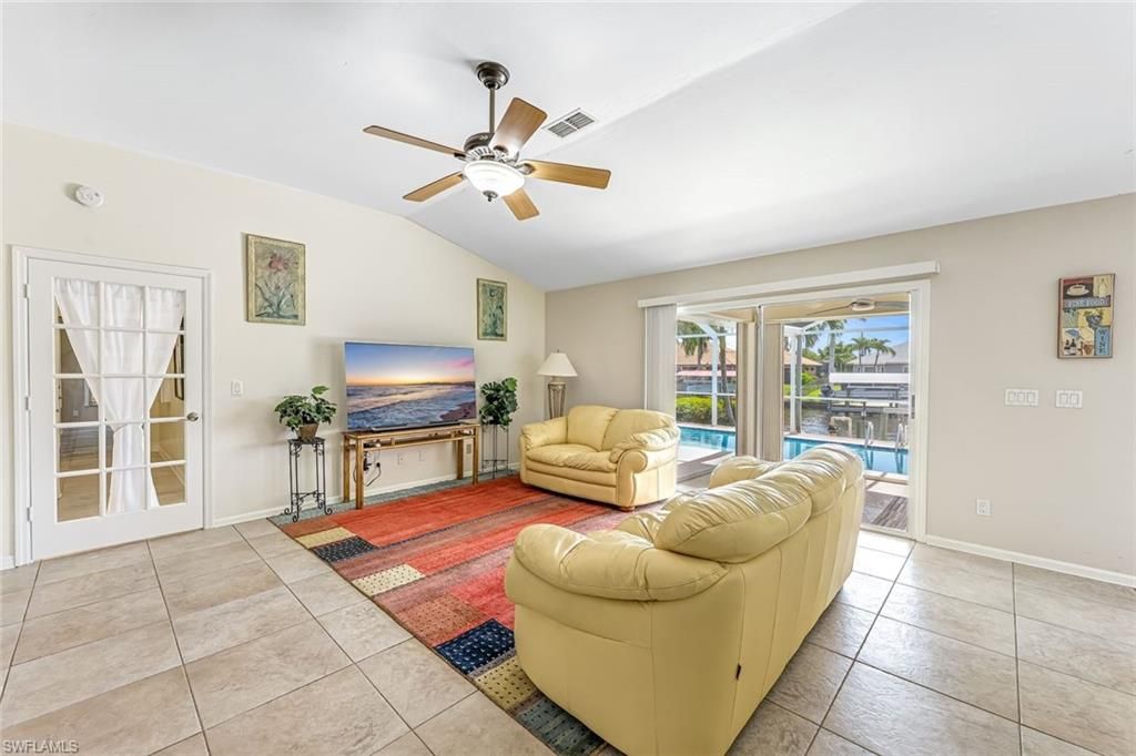 Image 4 of property listing at 1303 SE 20th CT, Cape Coral, FL 33990