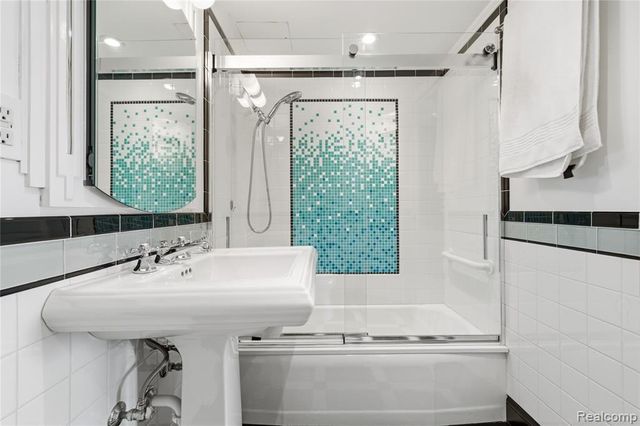 22700 Garrison Street 706, Dearborn, MI 48124