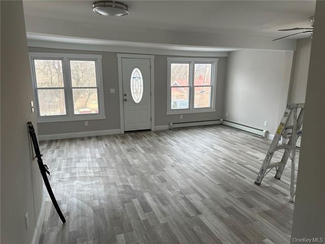 2 Hillside Road, Greenwood Lake, NY 10925