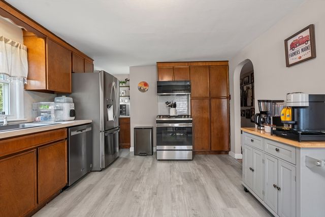 100 Norris St, Agawam, MA 01030