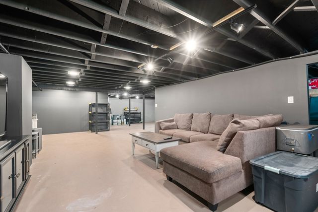 100 Norris St, Agawam, MA 01030