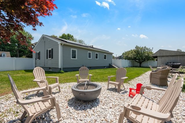 100 Norris St, Agawam, MA 01030