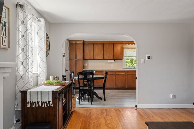 100 Norris St, Agawam, MA 01030
