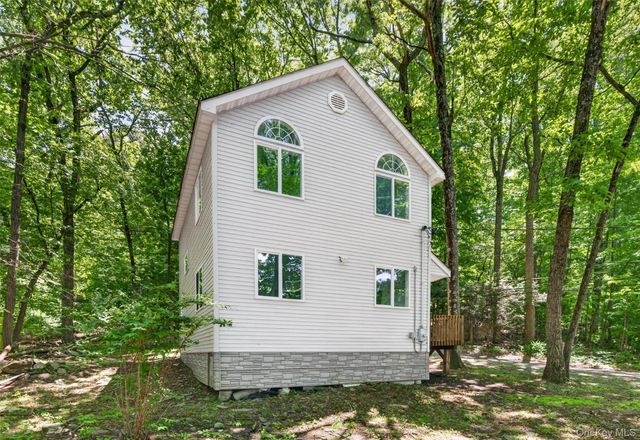 7 Cascade Trail, Monroe, NY 10950
