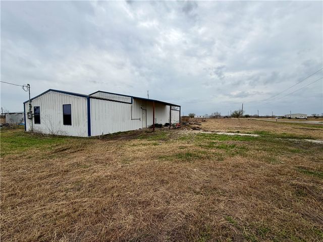 417 Jennifer Loop, Orange Grove, TX 78372